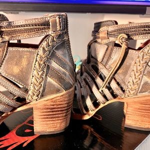 Real genuine leather, Freebirds size 7 …. Barley worn. Box not included